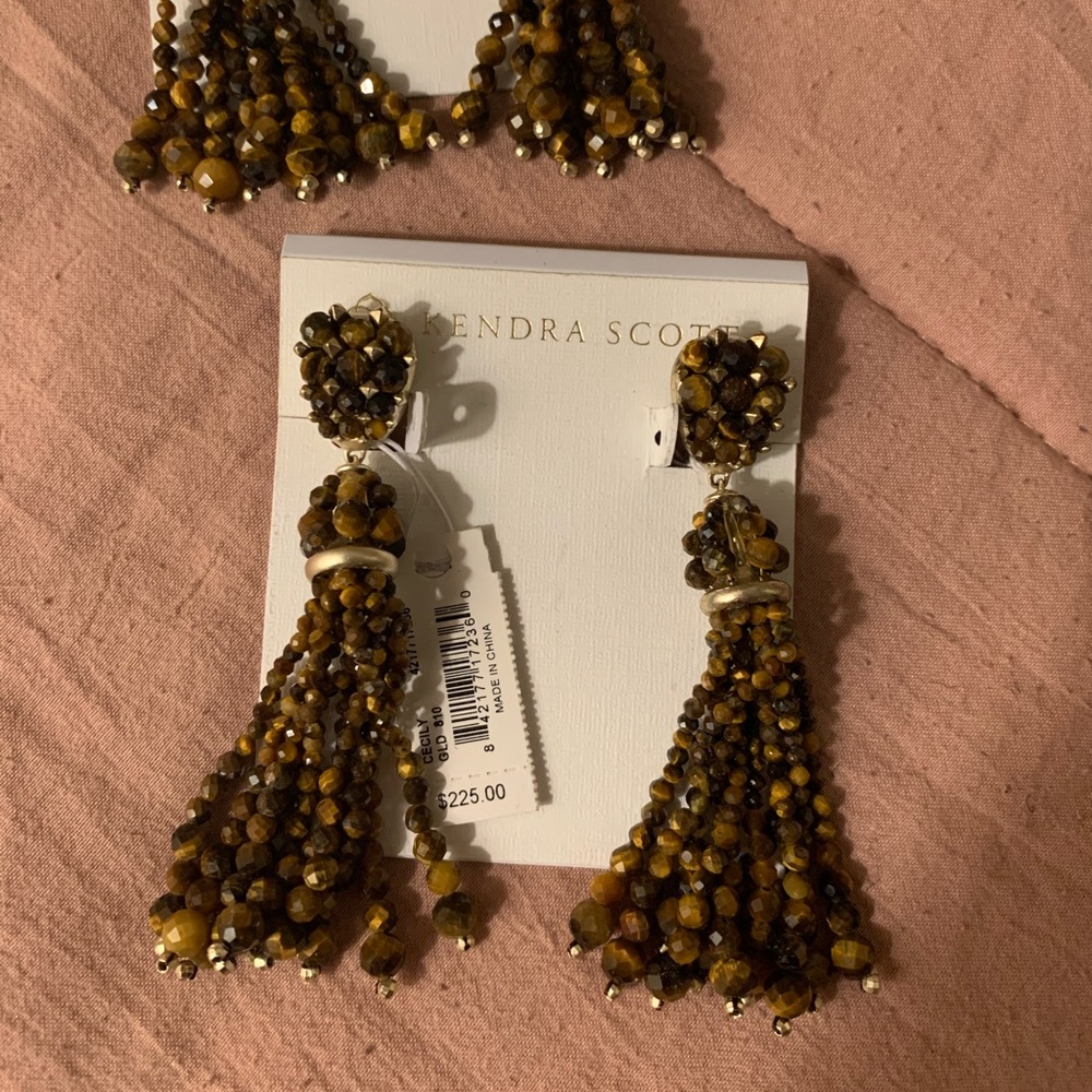 Kendra Scott Cecile Gold Earring.